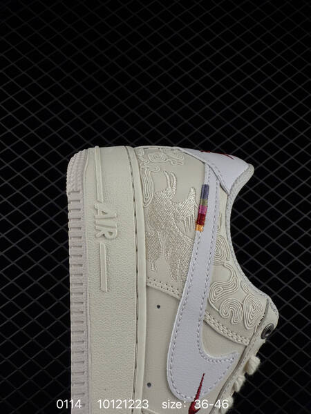 Nike Air Force 1 07 LV8 Sail White with red accents EU 36-46 lifestyle
