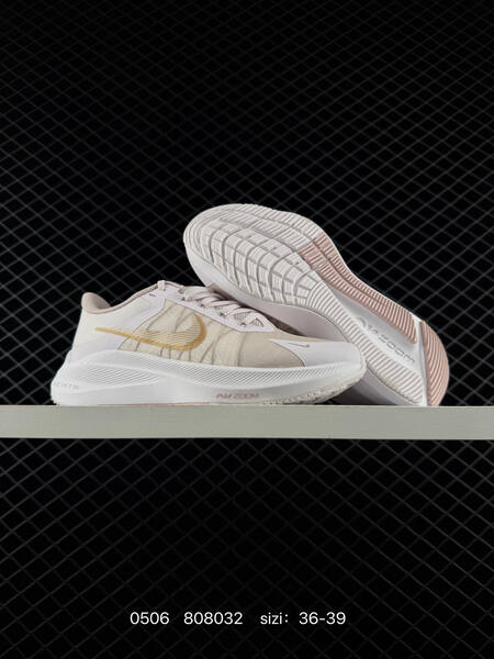 Nike Air Zoom Winflo 8 white/cream with pastel iridescent accents EU 36-39 running lifestyle