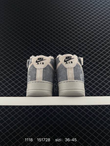 Nike Air Force 1 07 Low light grey off-white with dark grey accents EU 36-45 lifestyle