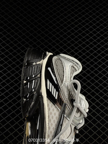 Nike V5 RNR silver white black EU 36-45 running