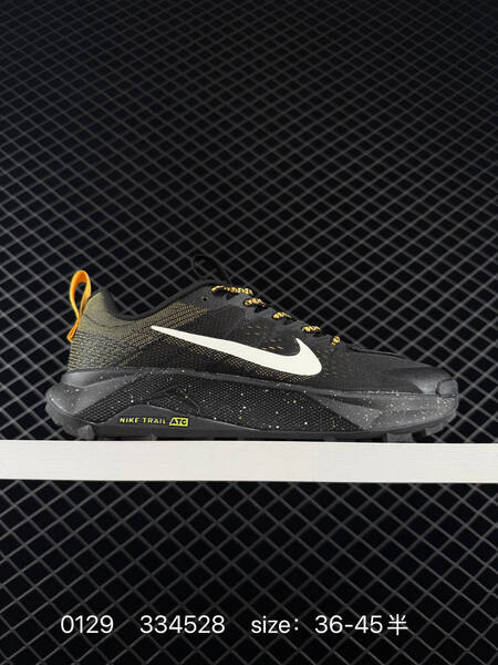 Nike React Wildhorse 10 black white with gold accents EU 36-45 trail lifestyle