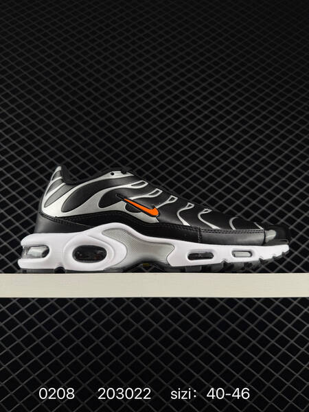 Nike Air Max Plus black white with orange accents 40-46 lifestyle