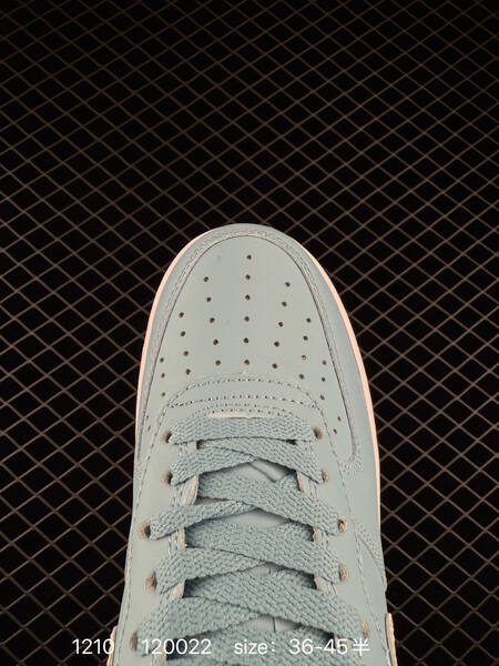 Nike Air Force 1 07 Low light blue white 36-45 lifestyle
