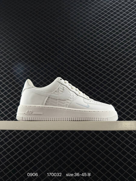 Nike Air Force 1 07 White Light Grey EU 36-45 lifestyle