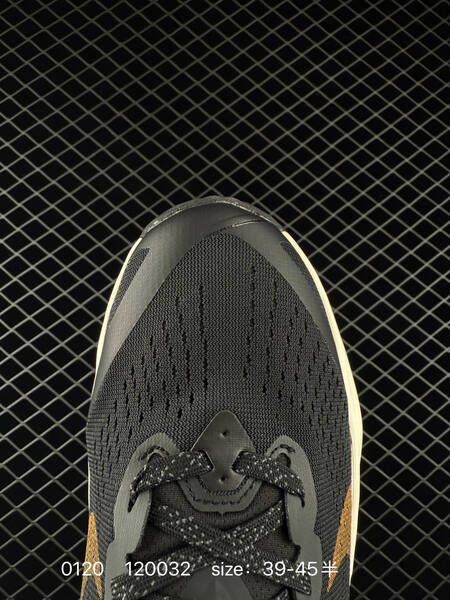Nike ACG Zegama Trail 2 black tan white 39-45 lifestyle