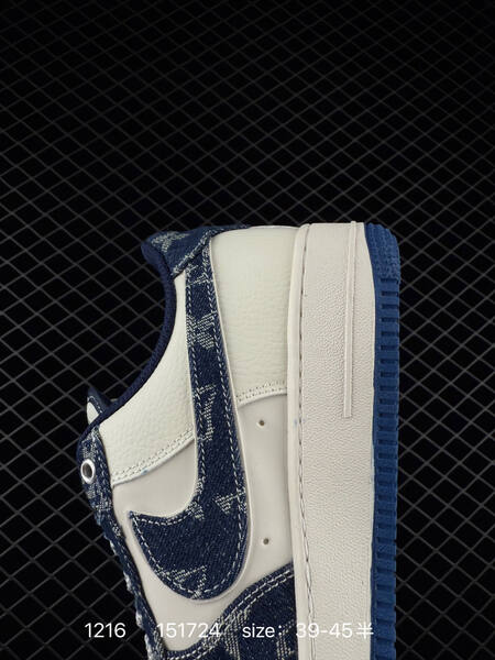 Nike SB Dunk Low Pro white navy blue denim with monogram print 39-45 skate lifestyle