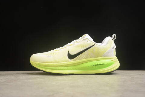 Nike Vomero 18 HM6804 102 white green black EUR
