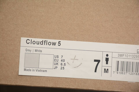 On Running Cloudflow 5 Grey White US 7 EU 40 UK 6 5 JP 25 Running Shoe Running Sneakers - Men's (BS-59847)