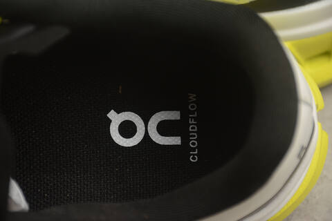 On Running Cloudflow 5 White Black Neon Yellow Running Shoe Running Sneakers (BS-59850)